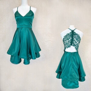 Camille La Vie Prom Dress 6 Emerald Green Sequin Hearts V-Neckline Ruffled Hem